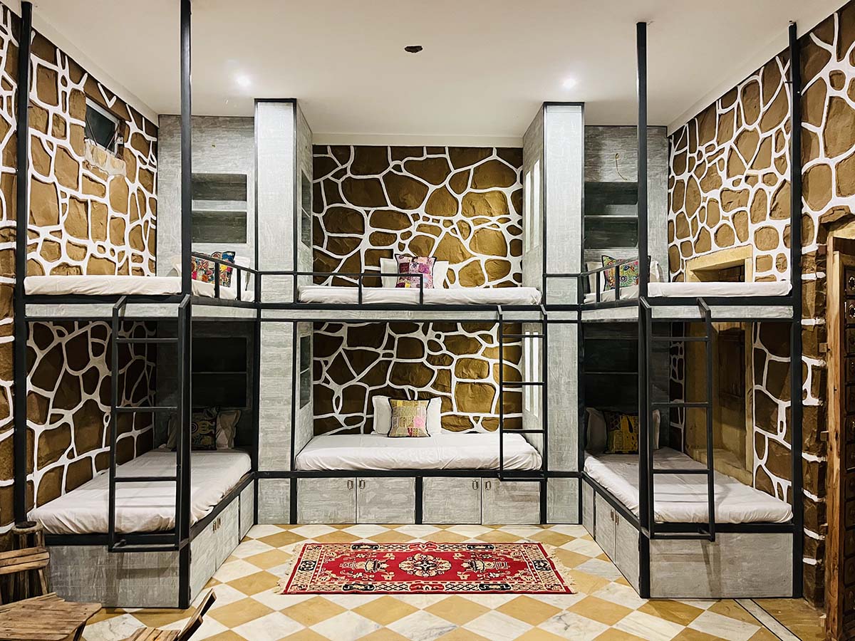 LUXURY DORMITORY